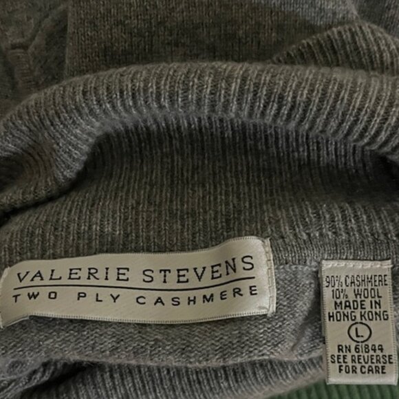 Valerie Stevens Gray Cashmere Turtleneck Sweater NWOT - Picture 7 of 8